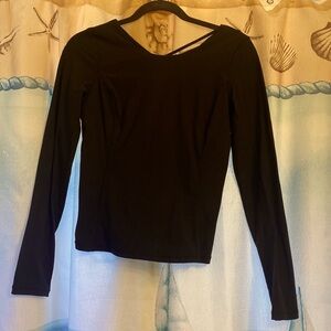 Long sleeve Sweaty Betty shirt. Criss-crossed back.